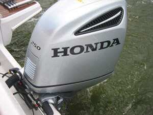 Подвесной мотор Honda BF 250 XU презентация