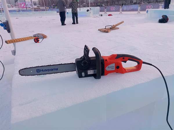 Husqvarna и Рождественский турнир Кубка России 2020 по ледовой скульптуре Зимний Вернисаж. Цепная электропила 420 EL Husqvarna 420 EL Хускварна Рождественский турнир Кубок России 2020 ледовая скульптура Зимний Вернисаж