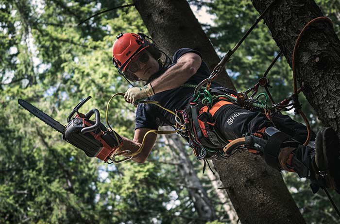 Husqvarna T540i XP, одноручная аккумуляторная цепная пила Хускварна. Новинка 2020 Husqvarna T540i XP одноручная аккумуляторная цепная пила Хускварна новинка 2020 новая