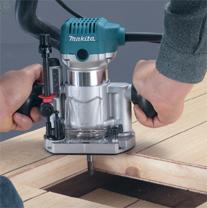 Makita RT0700CX2: вертикальный фрезер со сменными основаниями Makita RT0700CX2: вертикальный фрезер со сменными основаниями